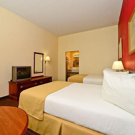Manchester Heritage Inn & Suites エクステリア 写真