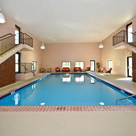 Manchester Heritage Inn & Suites エクステリア 写真