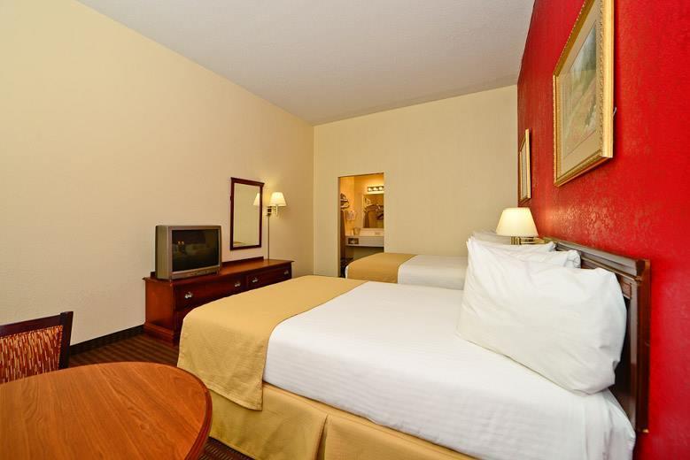Manchester Heritage Inn & Suites エクステリア 写真