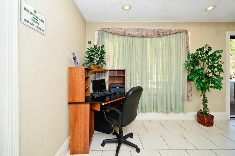 Manchester Heritage Inn & Suites エクステリア 写真