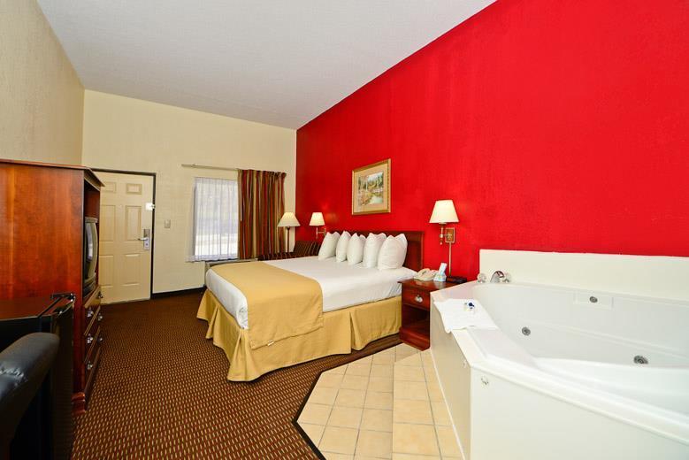 Manchester Heritage Inn & Suites エクステリア 写真