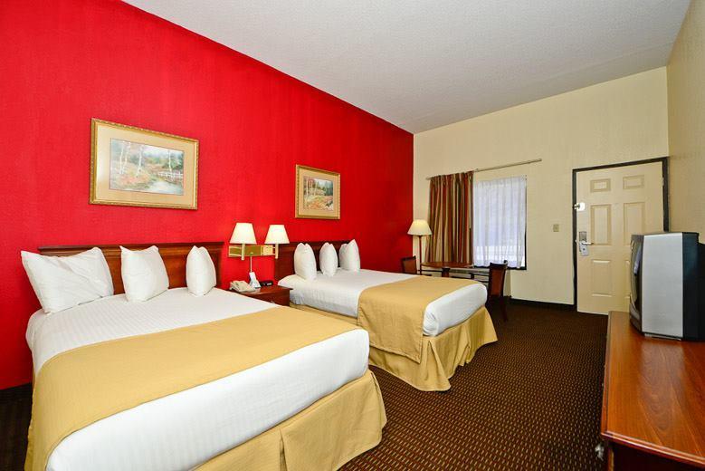 Manchester Heritage Inn & Suites エクステリア 写真