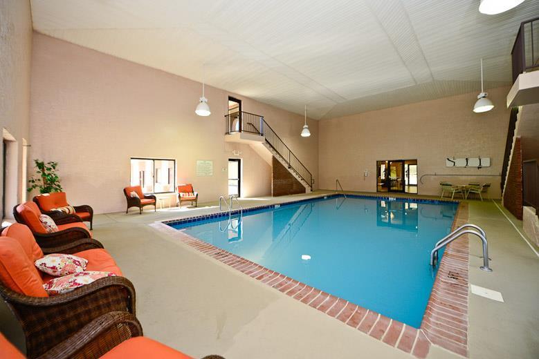Manchester Heritage Inn & Suites エクステリア 写真