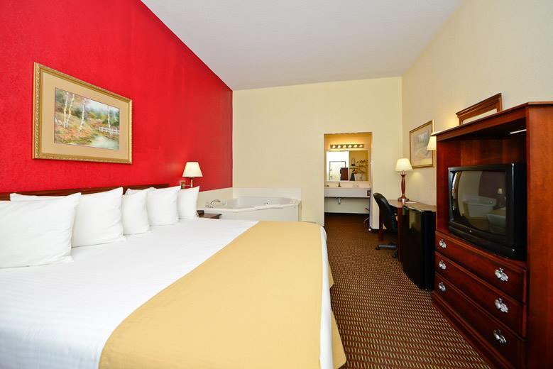 Manchester Heritage Inn & Suites エクステリア 写真