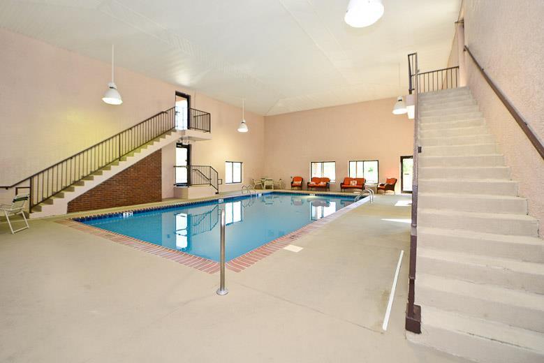 Manchester Heritage Inn & Suites エクステリア 写真